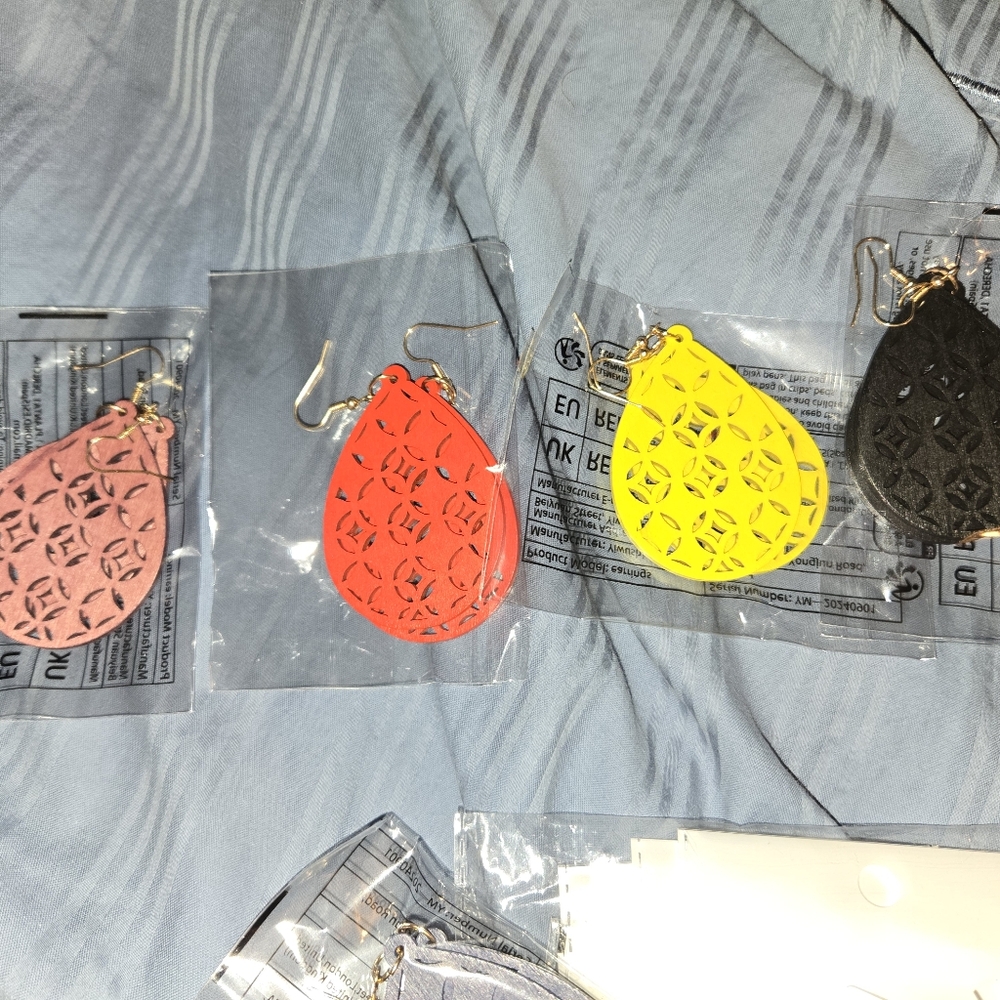 Set of 4 earrings. NIP.